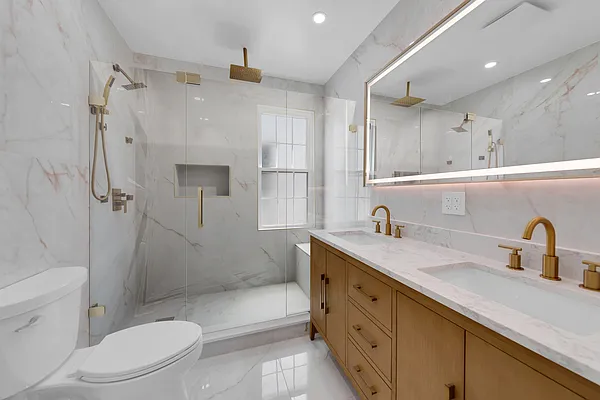 Bathroom, photo 2
