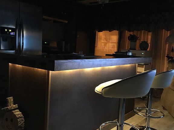 Island with storage/cabinets