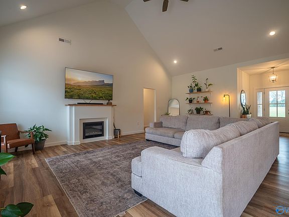 5th image of 617 Ayden Mannon St