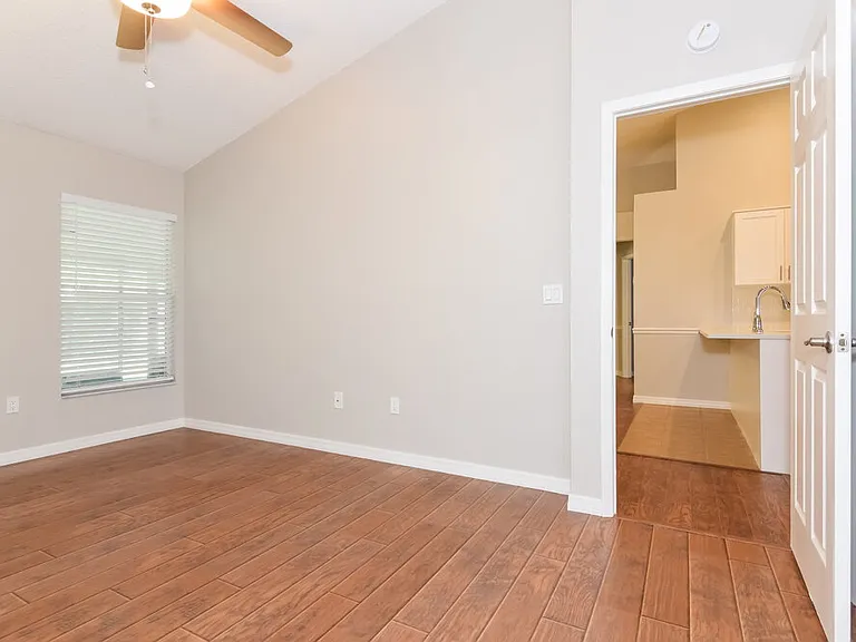431 Benson St — Photo 8