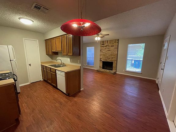 4th image of 7214 Lilac Ln #A