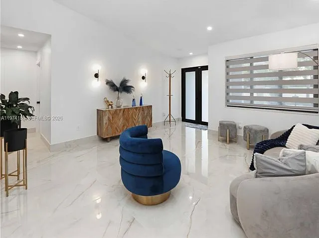 14211 SW 31st St — Photo 2