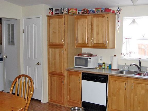 4th image of 172 Susan Dr