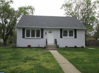 133 W Adams Ave, Magnolia, NJ 08049