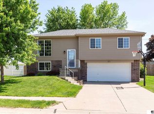 3413 Wilhelminia Dr, Bellevue, NE 68123