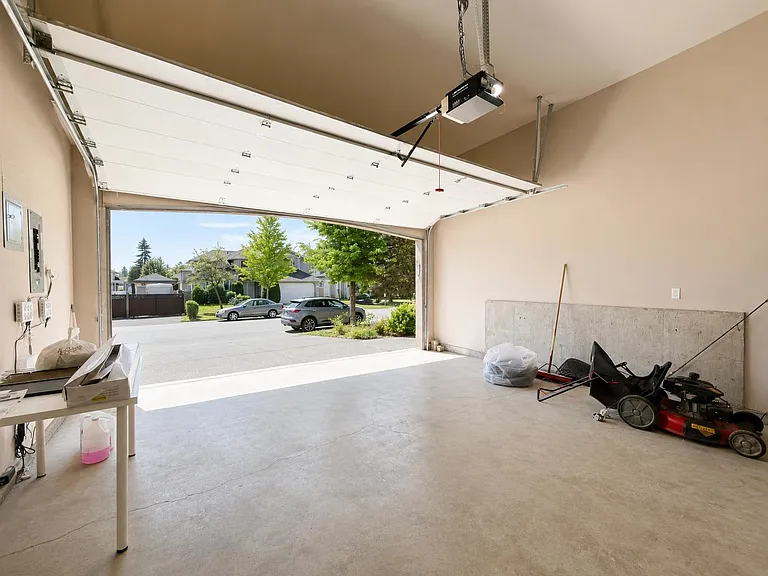 15773 82a Ave — Photo 27