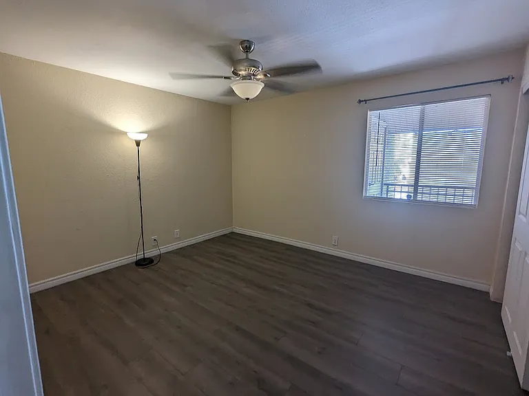 5044 River Glen Dr #142 — Photo 5