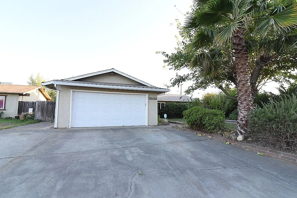 3532 Gemini Way photo 1