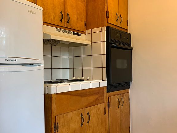 4th image of 12 Clinton St APT 2
