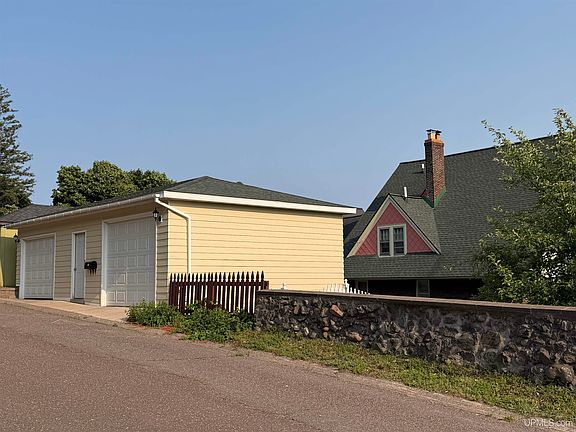 2nd image of 214 Mason Ave