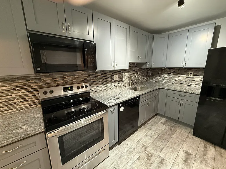 168 Reliance Pl — Photo 7