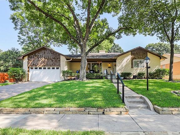 2nd image of 2255 Springhill Dr