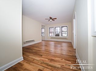3720 Pine Grv #E2, Chicago, IL 60657