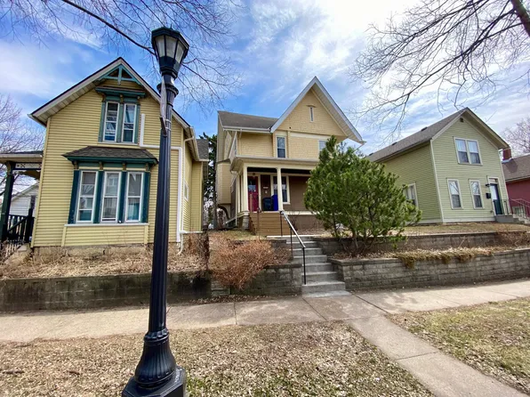 702 4th St E, Saint Paul, MN 55106