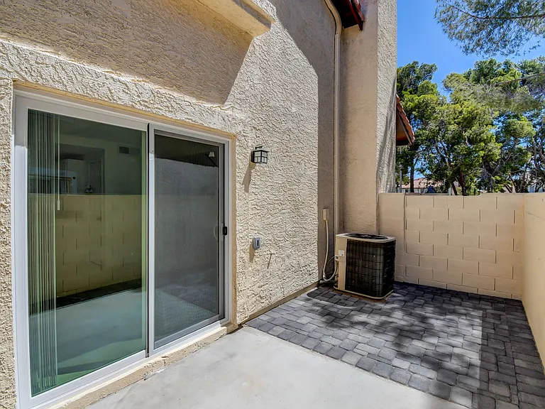 105 Gooseberry Ln — Photo 33
