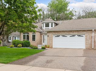 4141 Thornhill Ln, Vadnais Heights, MN 55127
