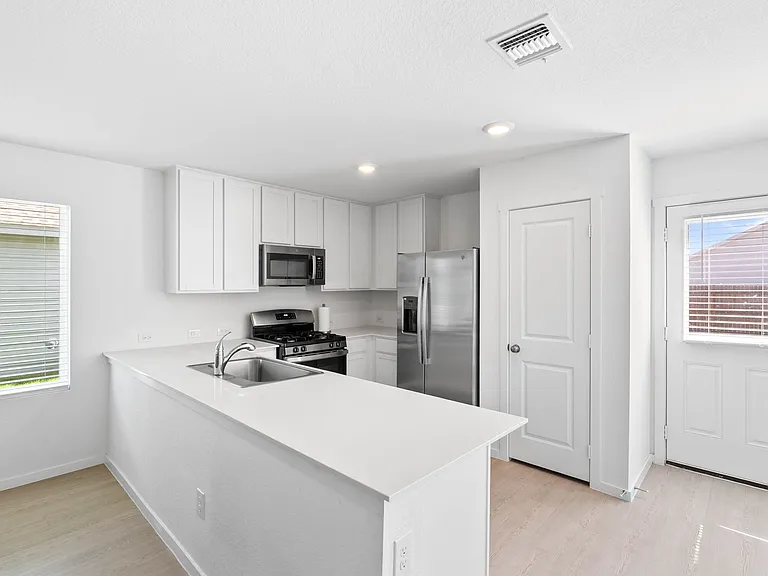 2782 Lannister Ln — Photo 3