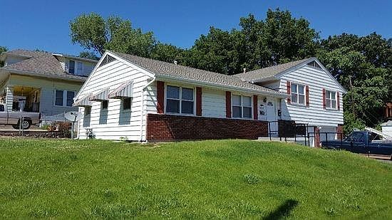 2nd image of 1920 Ridge Ave