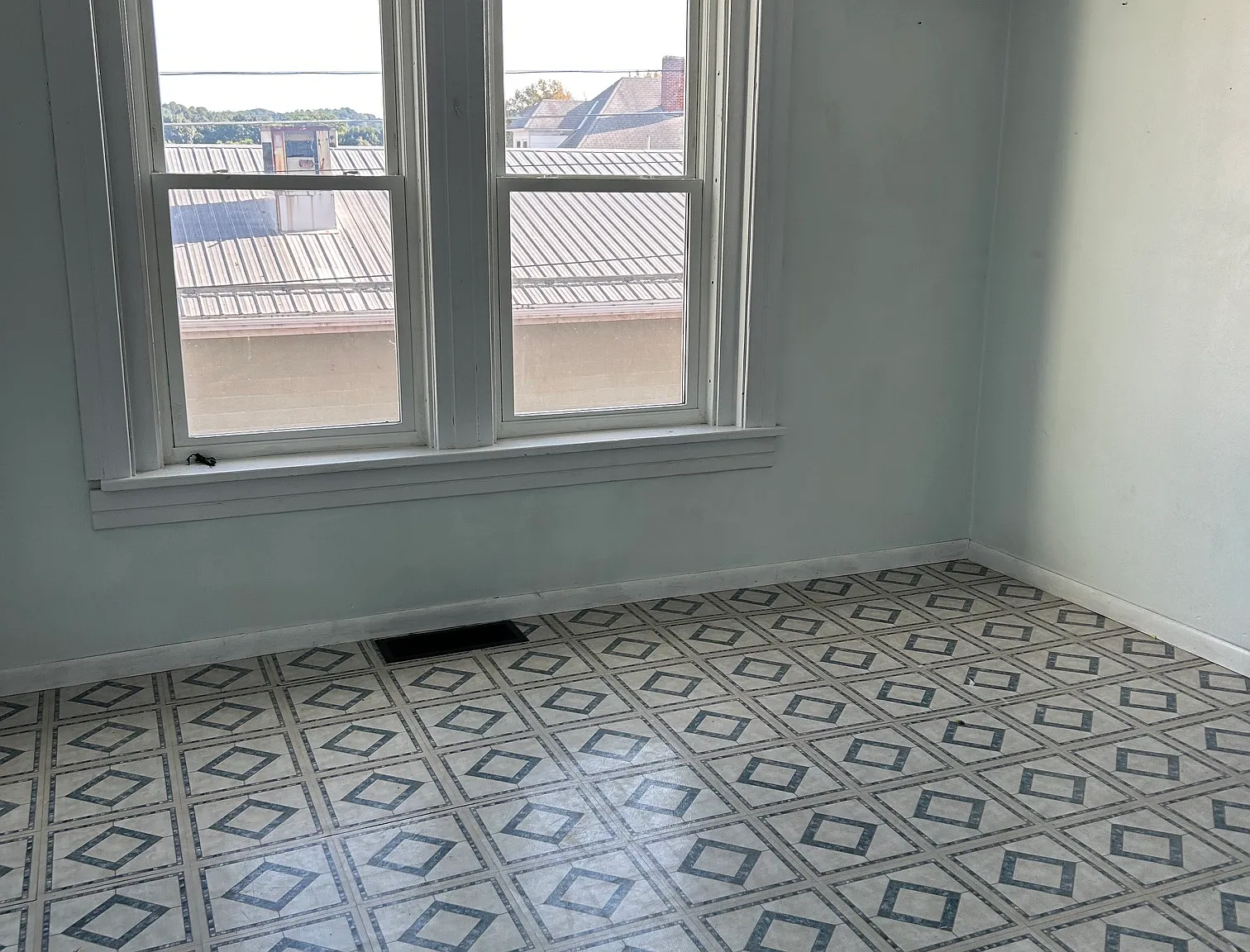 2 bed, 900 sqft, $875 — Photo 4