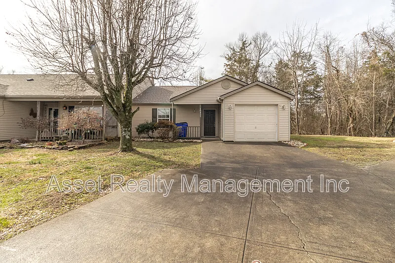 2 bed, 2.0 bath, 1131 sqft, $1,845 — Photo 2