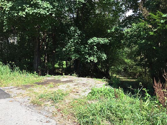 3rd image of Tunnel Ave