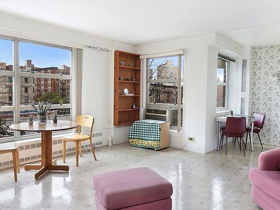 3rd image of 80 La Salle St APT 5A