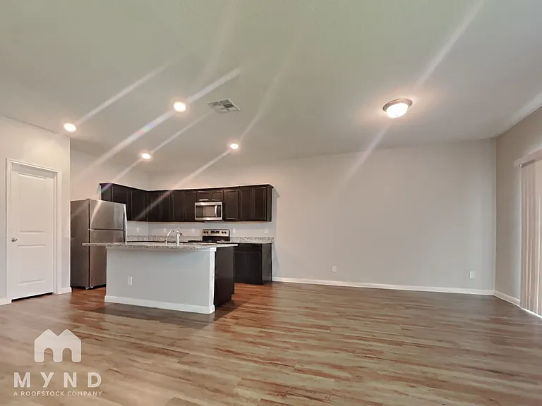 12708 Robert Taft St — Photo 6