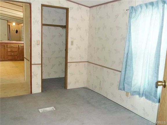 4th image of 1075 Northwood Dr