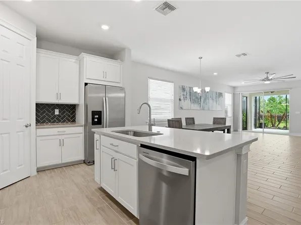 28009 Seasons Tide AVE, BONITA SPRINGS, FL 34135