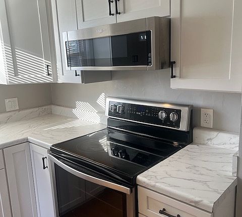 Kitchen - (12ft x 8ft)