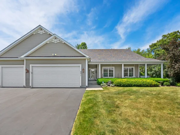 901 Woodridge Trl, Cary, IL 60050