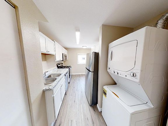 5th image of 2413 E Saint Vrain St #Street101