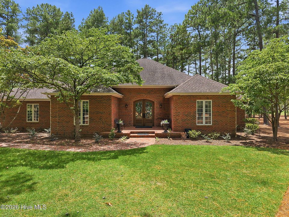 1st image of 39 Devon Drive
