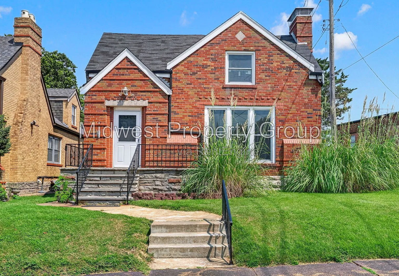 4 bed, 2.0 bath, 1992 sqft, $2,795 — Photo 2