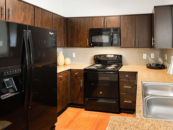 4th image of 18108 S Park View Dr #A38