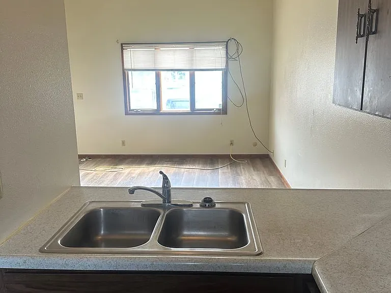 610 Curtis St — Photo 7