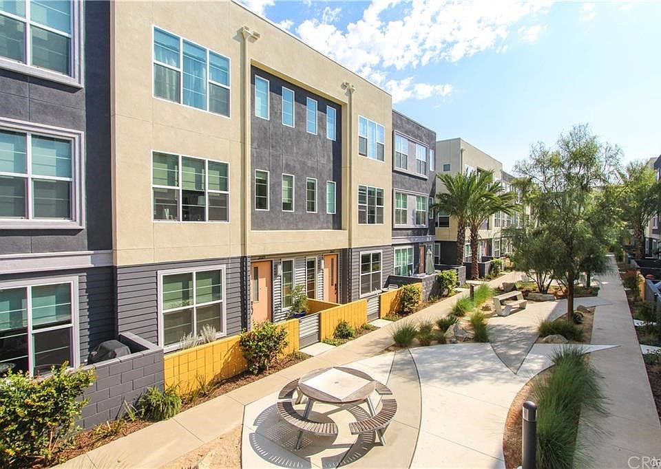 1st image of 2049 W Place Dr