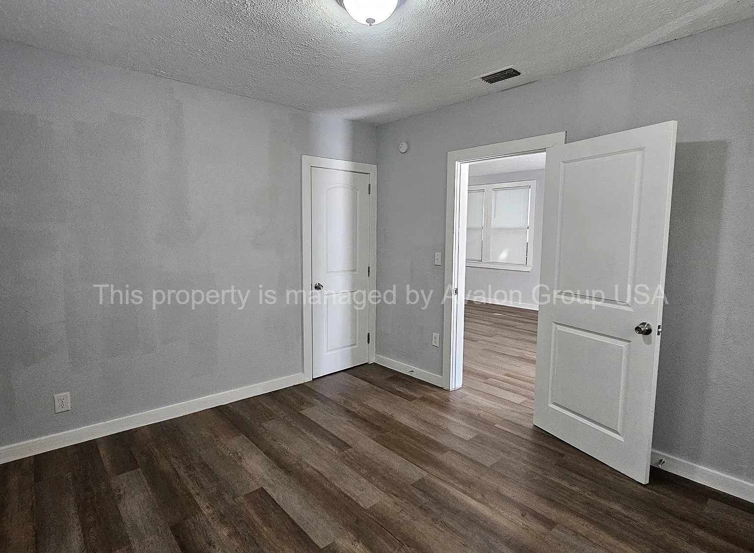 3 bed, 1006 sqft, $1,245 — Photo 3