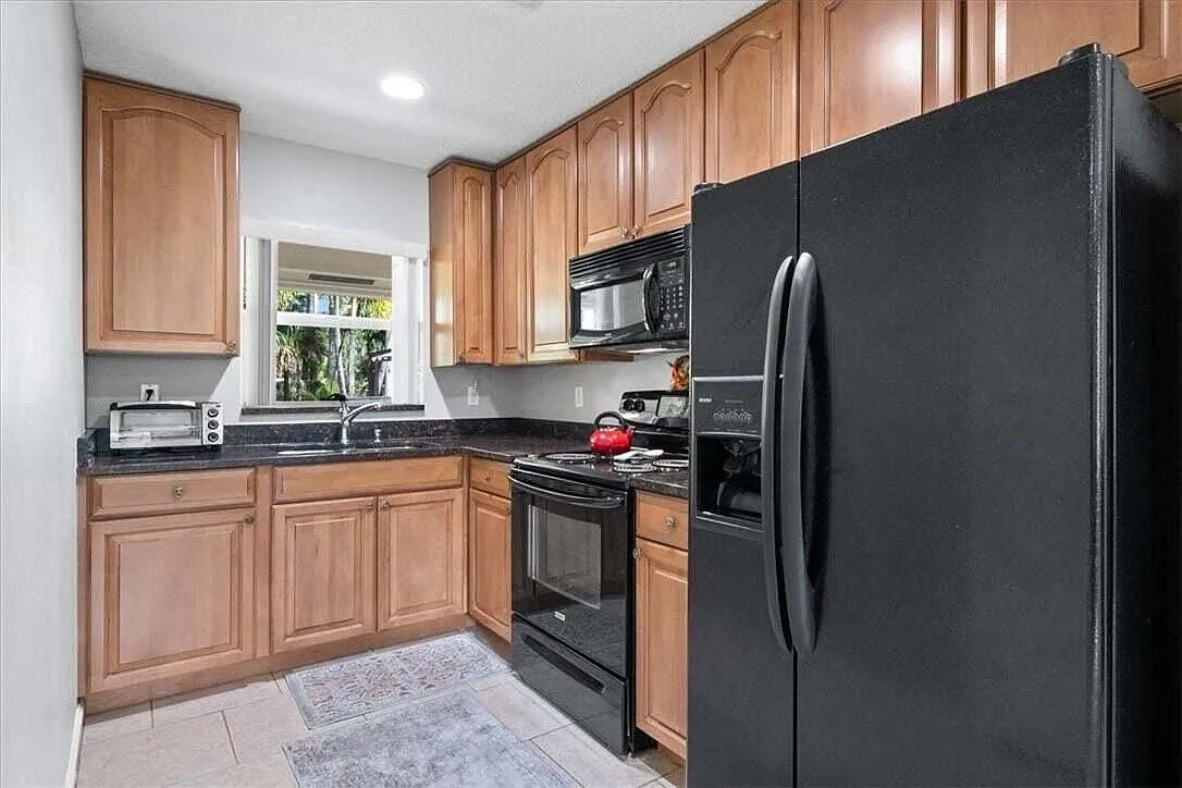 2 bed, 1.0 bath, 785 sqft, $2,100 — Photo 3