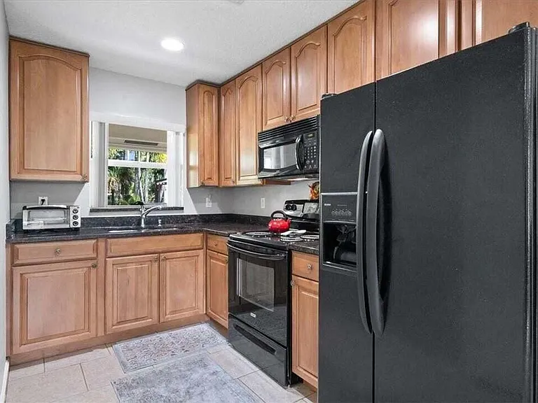 17065 82nd Rd N #GUEST HOUSE — Photo 3