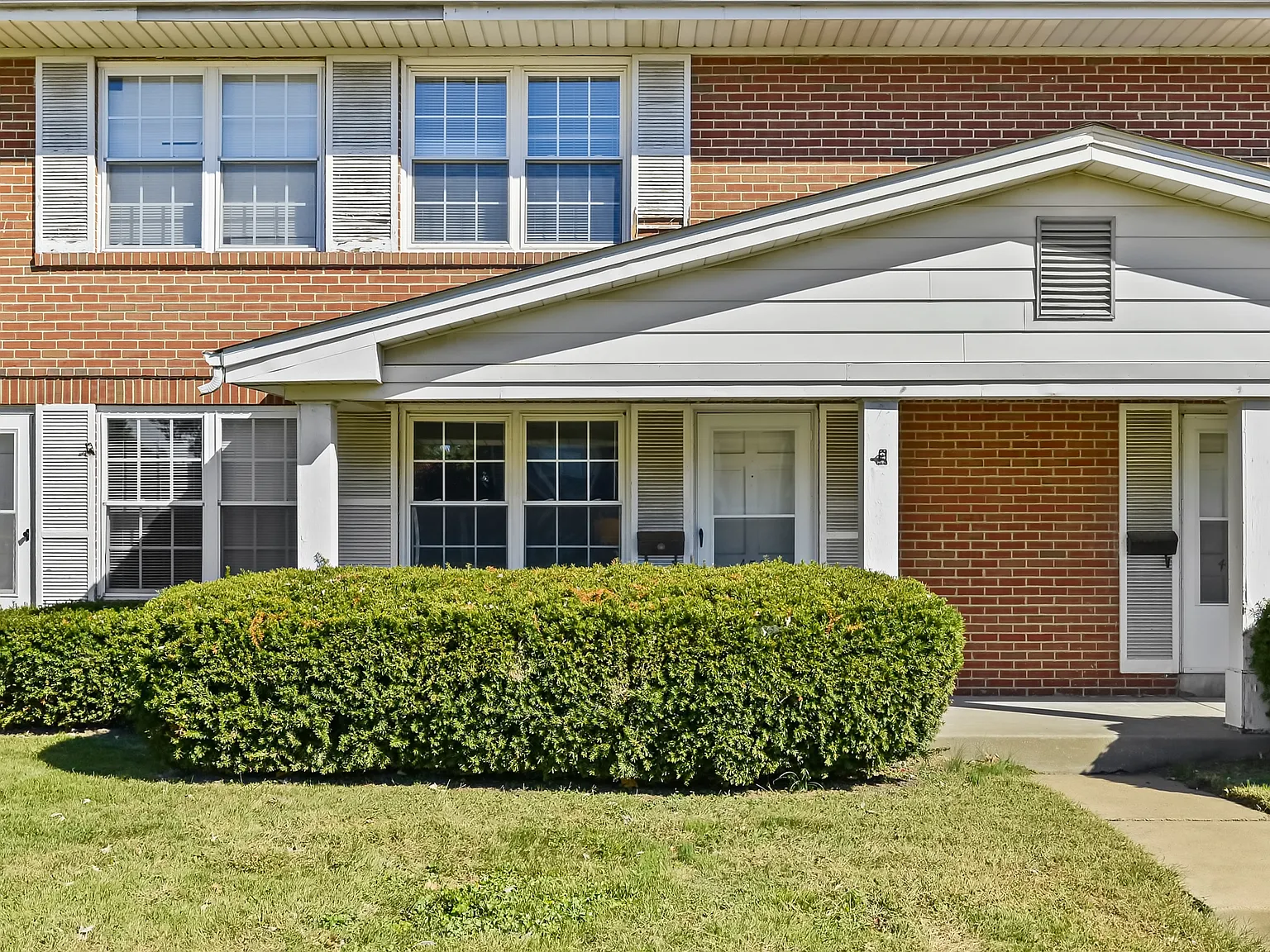 449-455 Olian Drive - 451 — Photo 3