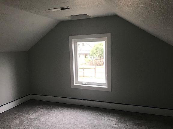 Upstair master bedroom with walk-in closet.