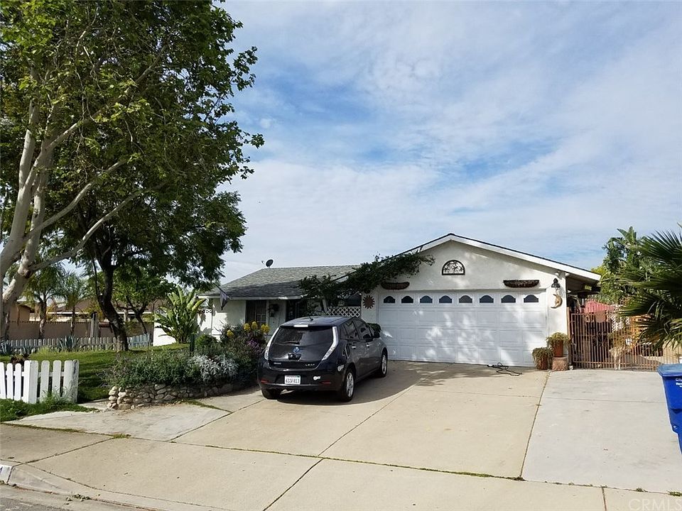 1st image of 801 N Madera Ave