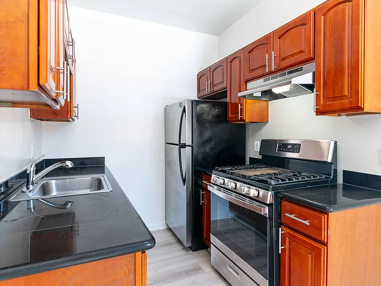 750 O'Farrell — Photo 3