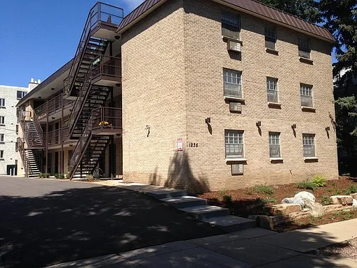 Greentree Apartments - Beautiful Remodeled Aprtments — Photo 16