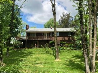 635 Old York Rd, Neshanic Station, NJ 08853