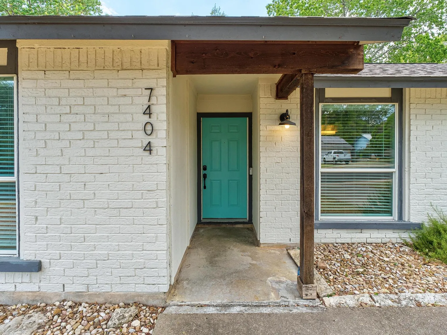 3 bed, 2.0 bath, 1027 sqft, $2,950 — Photo 4