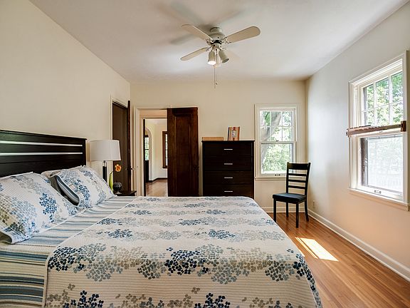 Light bedroom (Unit 1)