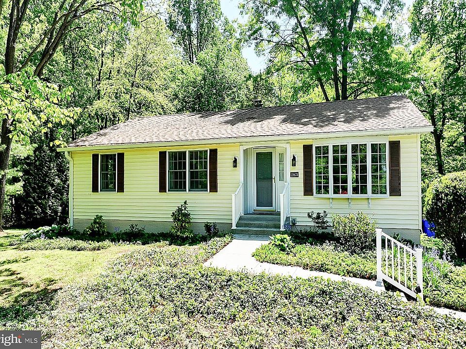 1st image of 15601 Wildrose Ct
