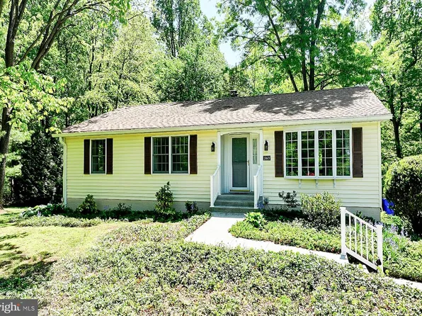 15601 Wildrose Ct, New Windsor, MD 21776